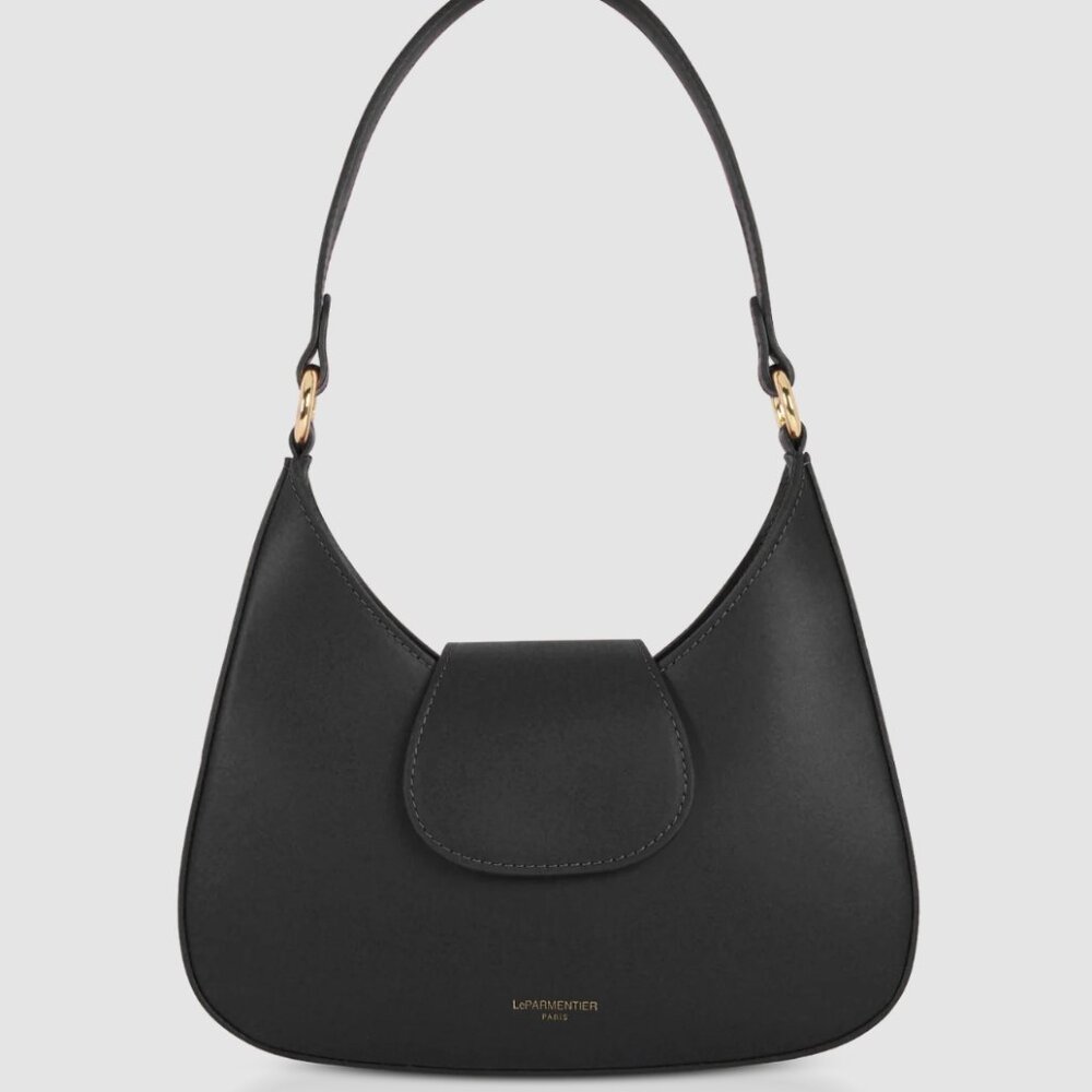 Obolo Leather Shoulder Bag in Black